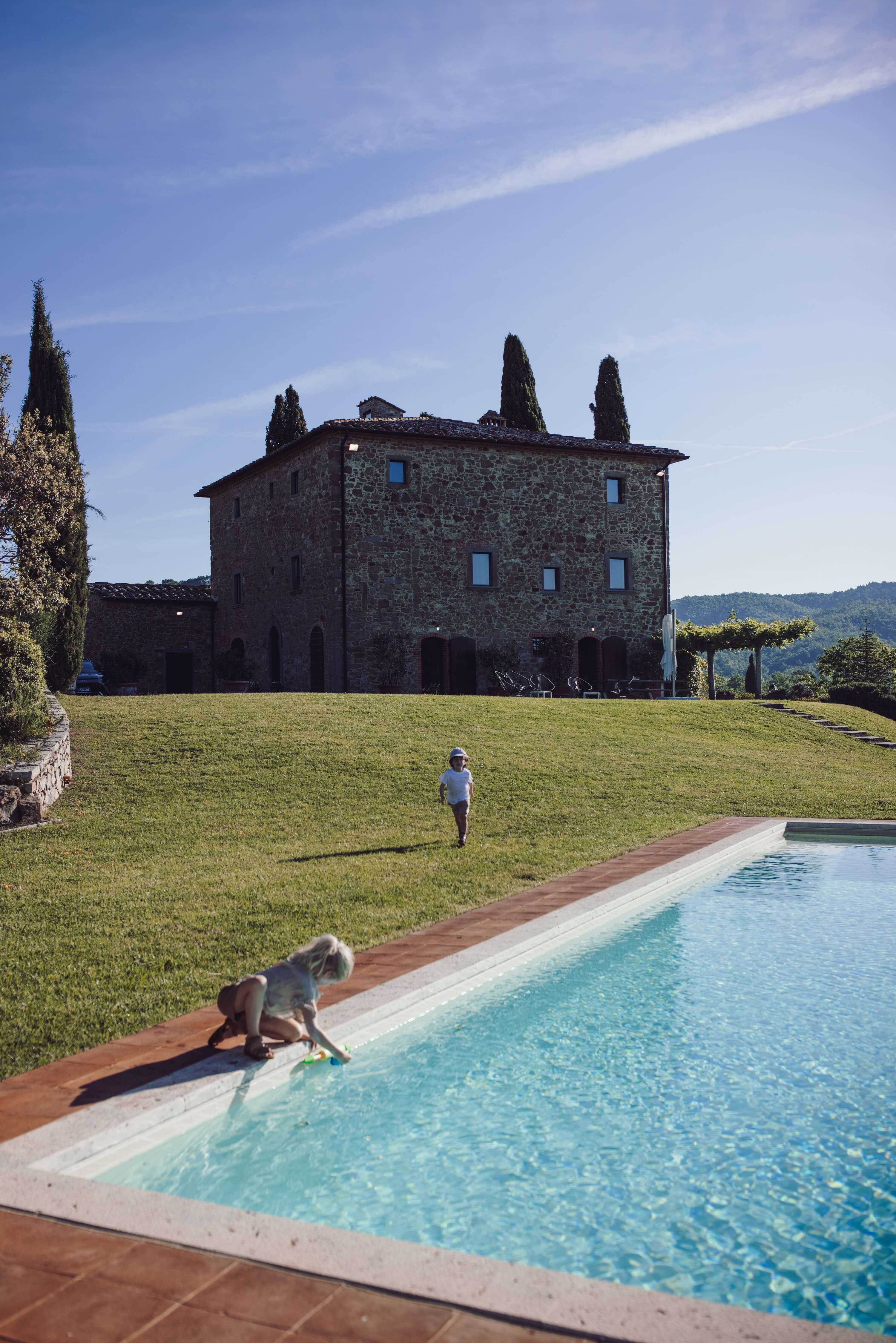 Anthony Bodgan Tuscany Villa Pool